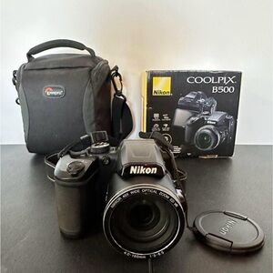 Nikon COOLPIX B500 Black Camera with Case